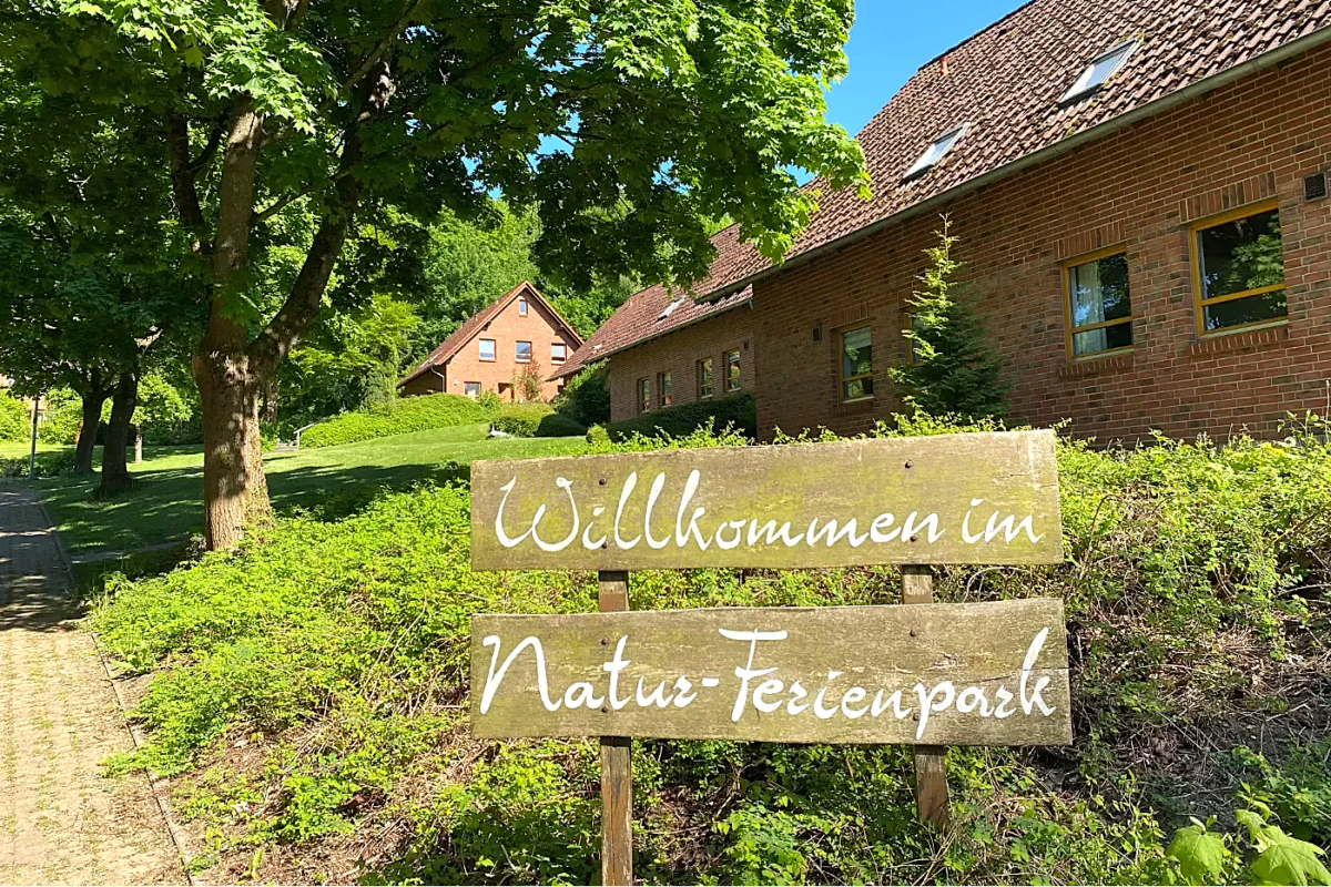 Urlaub mit Hund & Familie im Natur-Ferienpark Am Holsterturm