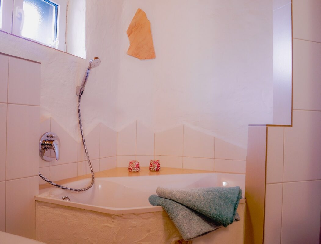 Traumwohnung „Jolly Jumper“ auf idyllischem Reiterhof Nähe Burg Elz