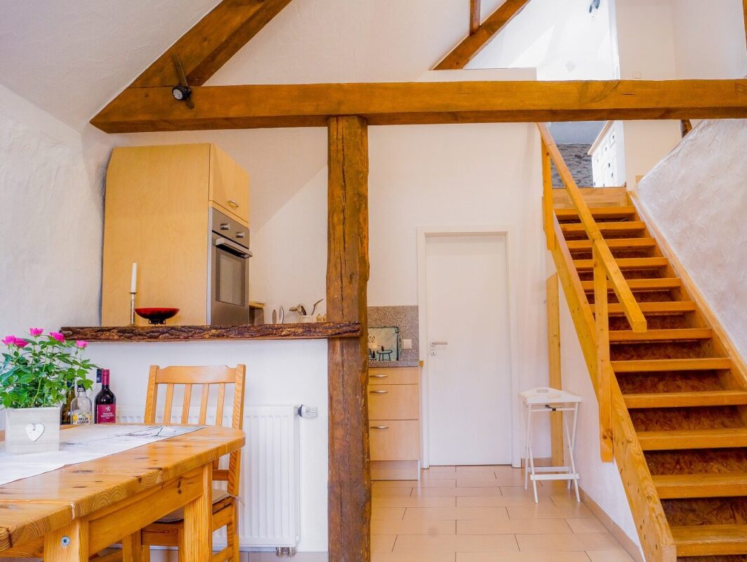 Traumwohnung „Jolly Jumper“ auf idyllischem Reiterhof Nähe Burg Elz