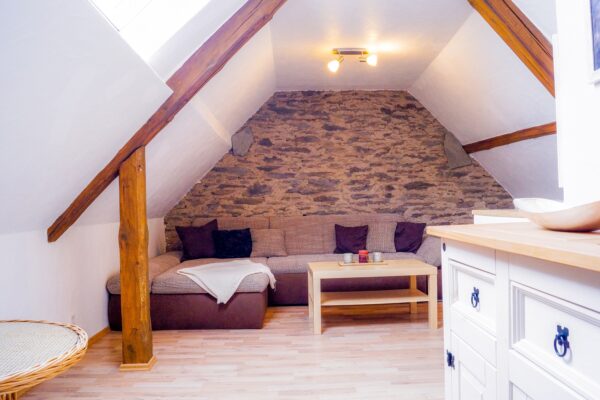 Traumwohnung „Jolly Jumper“ auf idyllischem Reiterhof Nähe Burg Elz